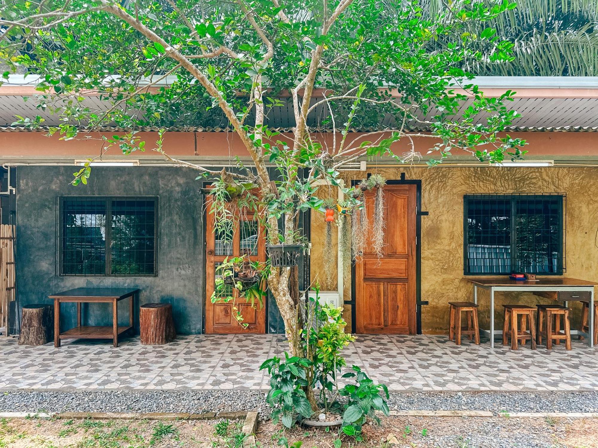 Baan Panmala Guesthouse - Ao Luek, Krabi By Eksteriør billede